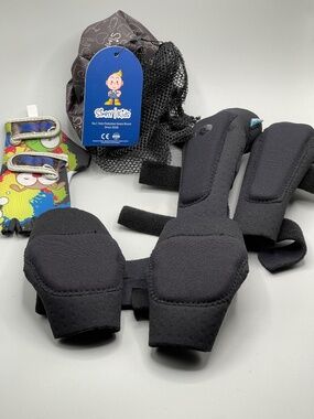 NEW Simply Kids Protective Gear Set Knee Elbow Pads Gloves (S)